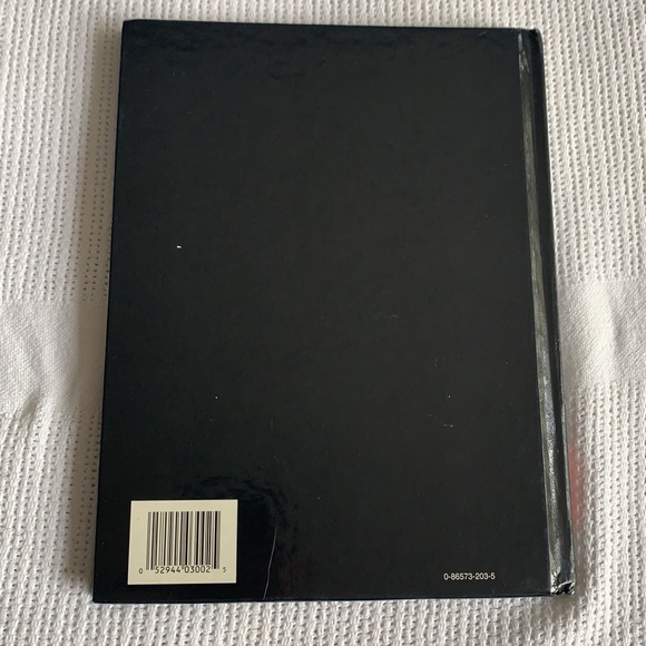 2/$15 SINGER Sewing for the home book - Picture 2 of 2